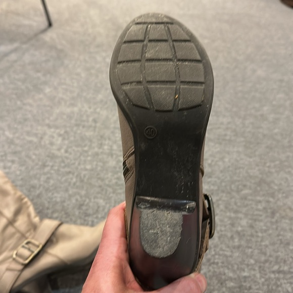 Women’s EU size 40 (US size 9) Taxi brand winter boots. - Picture 4 of 4